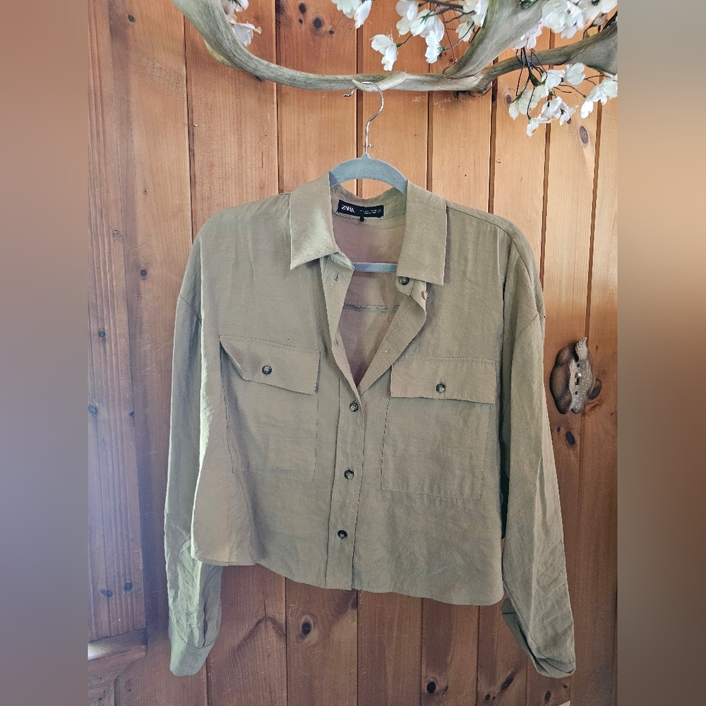 Zara Olive Casual Button-Down Cropped Shirt